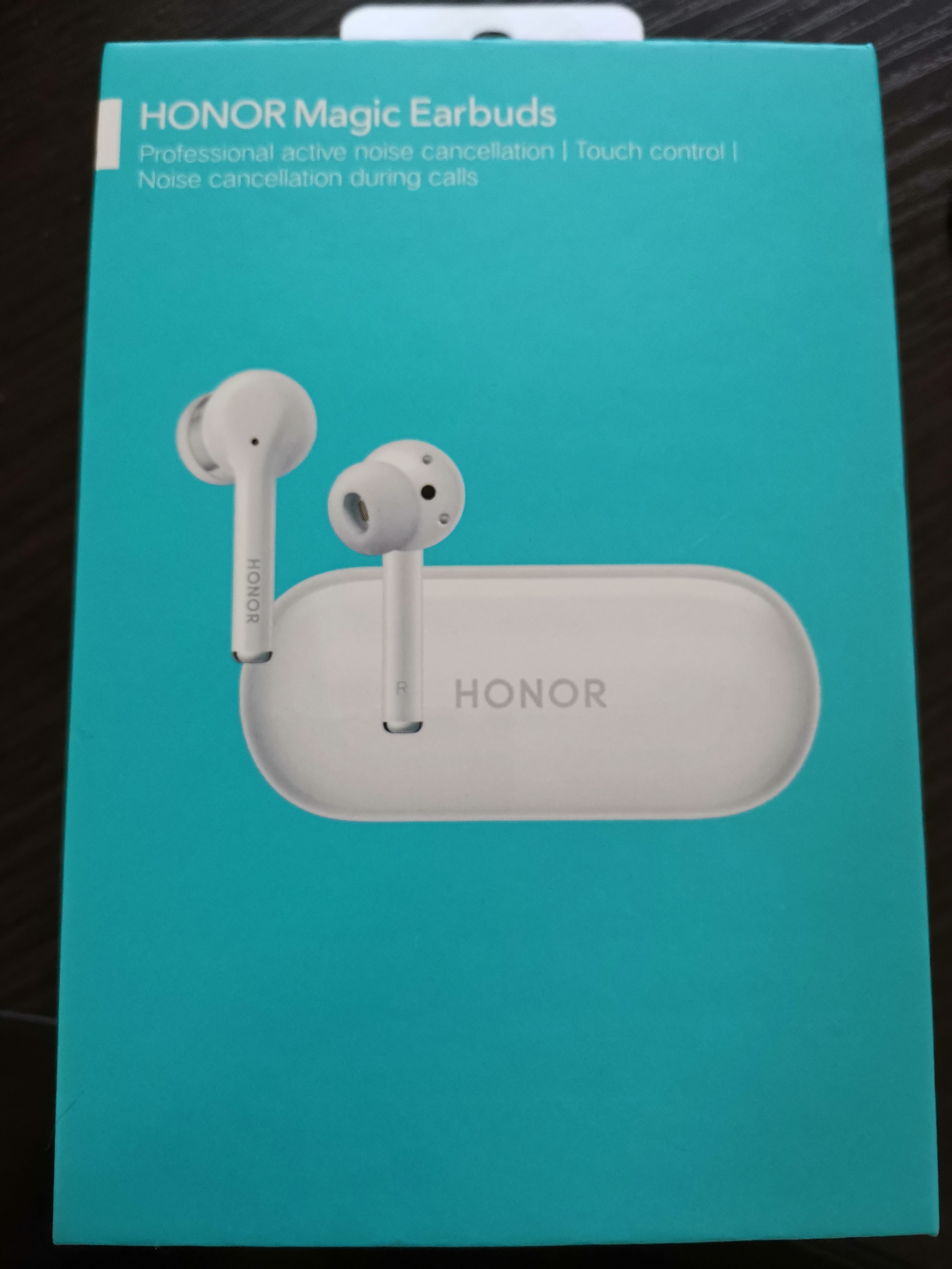 Honor earbuds 2 купить. Упаковка Honor Earbuds 2. Honor Earbuds 2 коробка. Амбушюры для Honor Magic Earbuds. Honor Magic Earbuds аккумулятор.