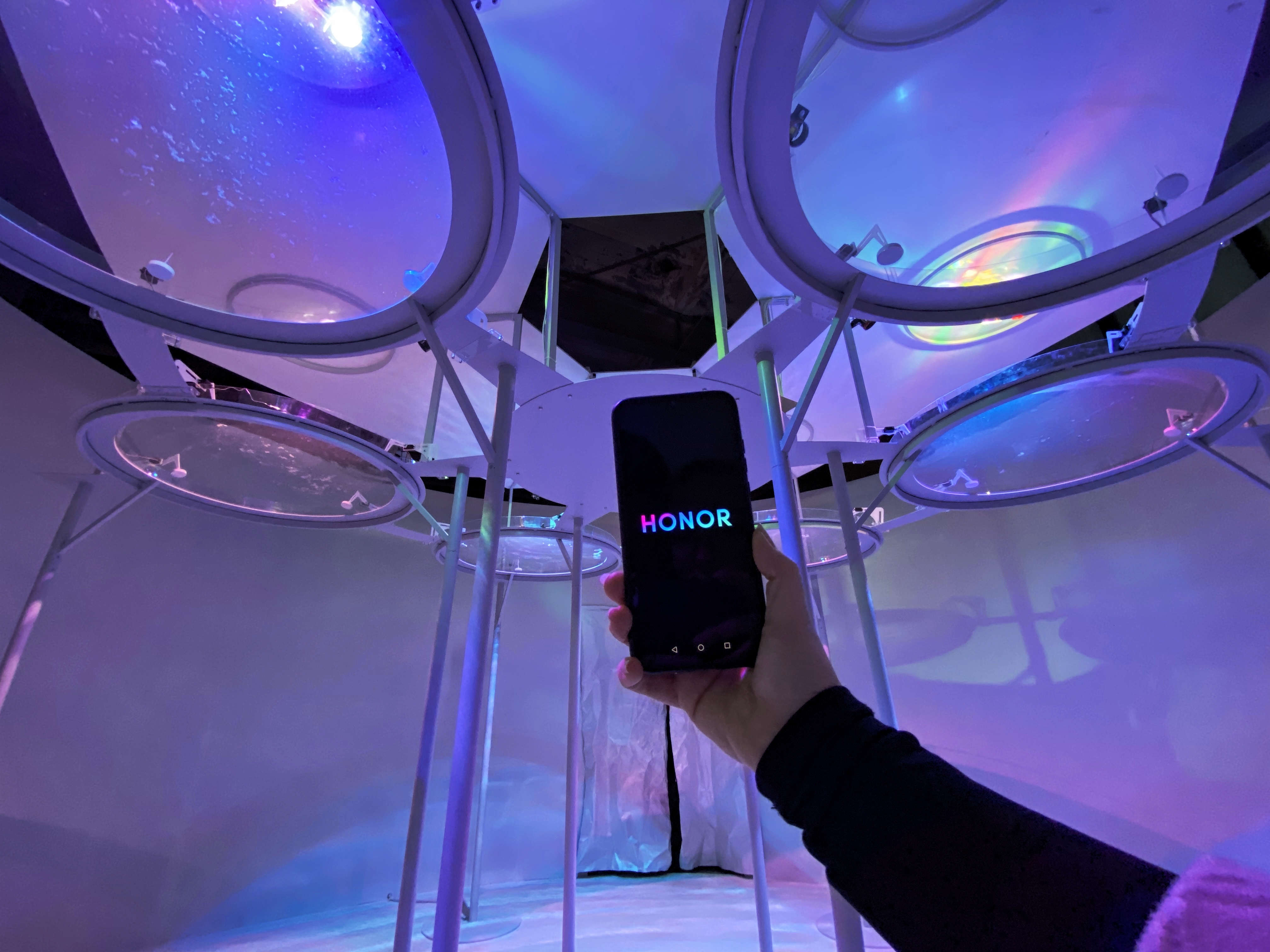 pspanstrongНаша-встреча-с-Honor-10i-была